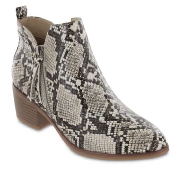 BOGO Snakeskin boots MIA Auden SOLD OUT NWT - Picture 5 of 8